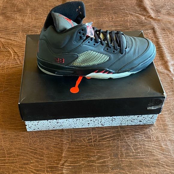 NIKE AIR JORDAN 5 RETRO RAGING BULL BLACK OG sz12 main image 5